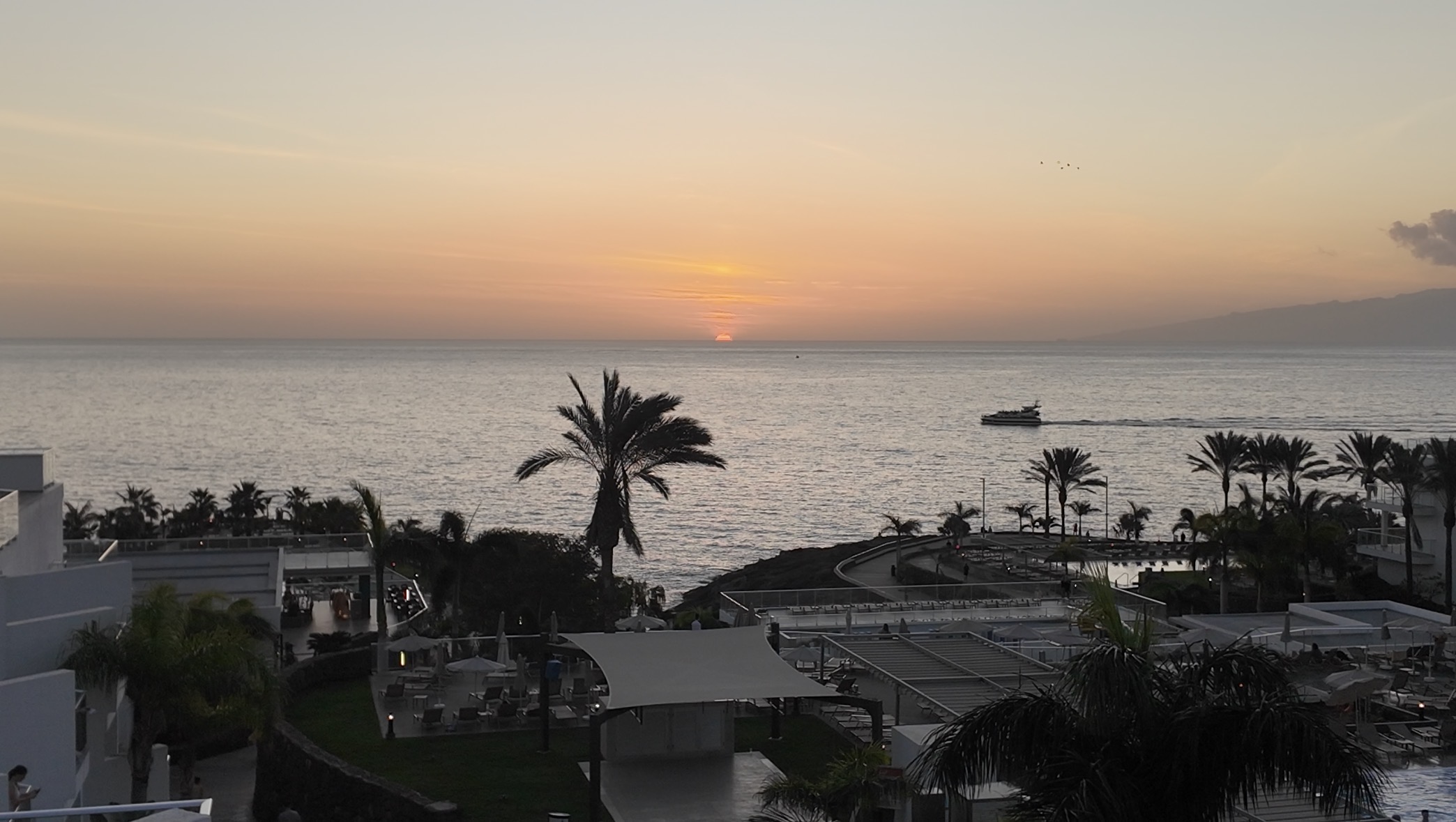 阳台夕阳